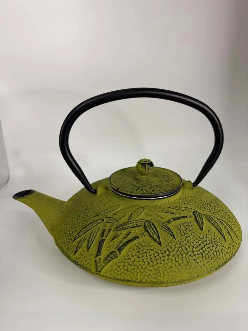 Japanese Tetsubin Iron Teapot Gorgeous Green Bamboo Cast Iron W/Diffuser